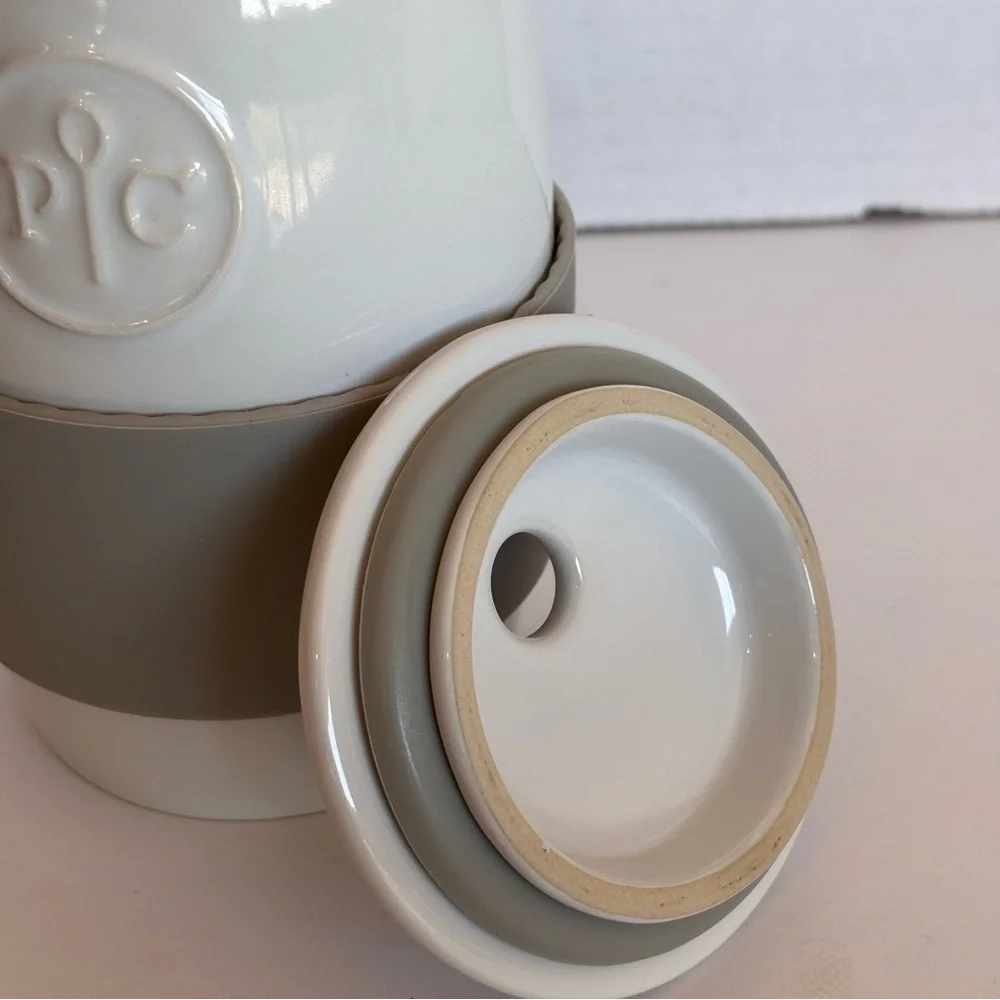 EUC Pampered Chef White and Tan Ceramic Microwave Egg Cooker